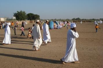 Keutamaan Menghadiri Shalat Jum'at Dengan Berjalan Kaki