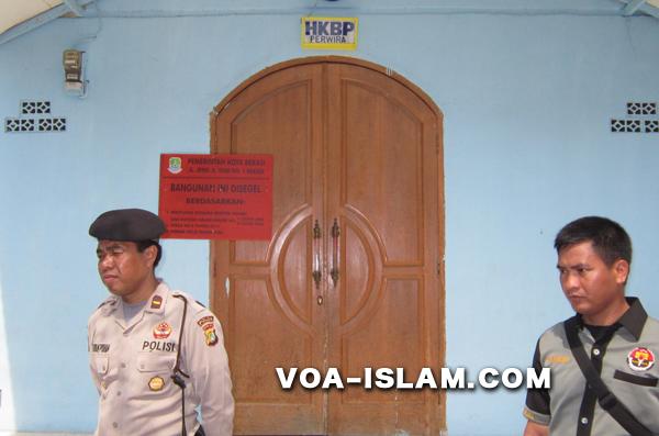 Setelah Belasan Tahun Dibiarkan, Tiga Gereja Ilegal Disegel Pemkot Bekasi