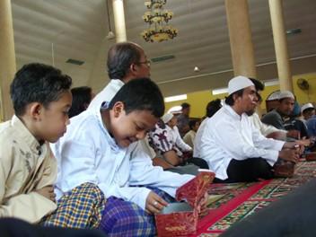 Demi fulus, Warga Petamburan Mengikuti Tarhib Ramadhan 