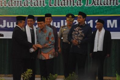 Wapres Boediono Minta Ulama Hasilkan Fatwa Moderat 