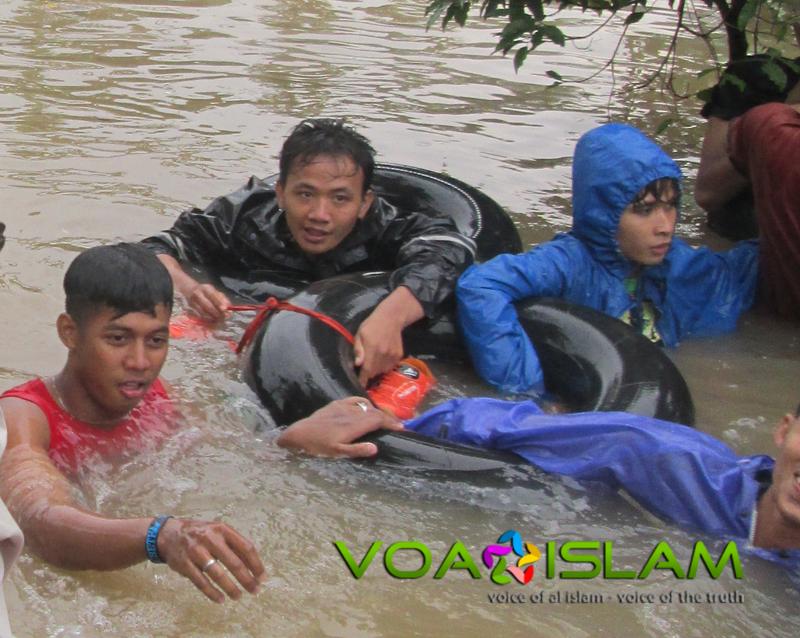 Tengah Malam, Warga Bekasi Mendadak Dilanda Banjir Susulan