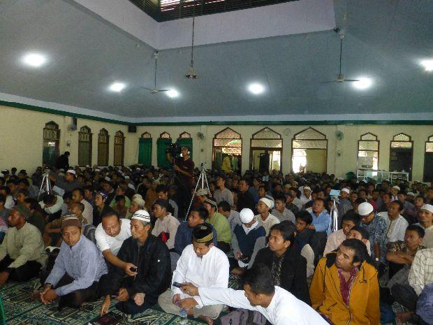 Bedah Buku ''Zionis & Syiah Bersatu Hantam Islam'' di Solo Membludak