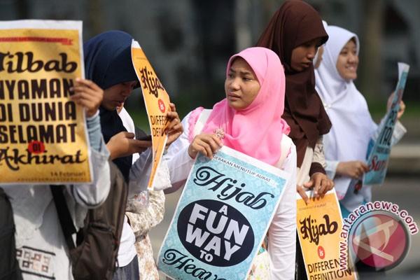 Bongkar Kebiasaan Lama, Ganti Hari Valentine dengan Hari Tutup Aurat!