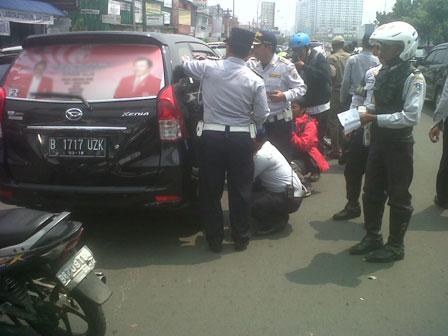 Parkir Sembarangan, Siap-siap Pentil Motor & Mobil Dikempesi Satpol PP