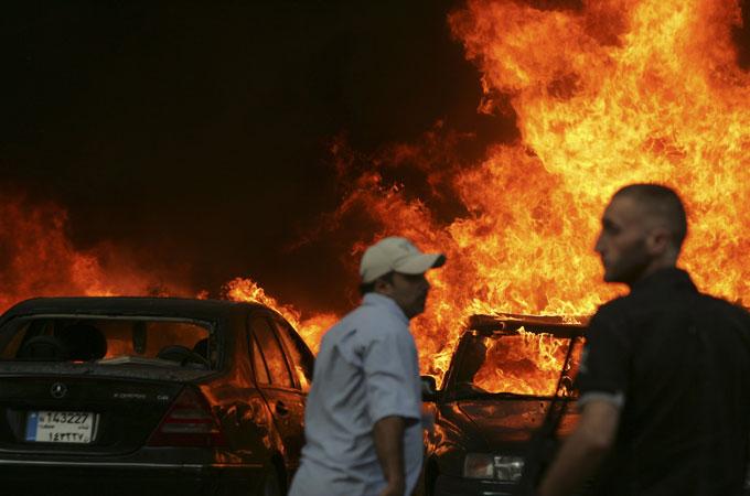 Bom Mobil Hantam Pangkalan Syi'ah Hizbullah di Beirut Selatan, 20 Tewas