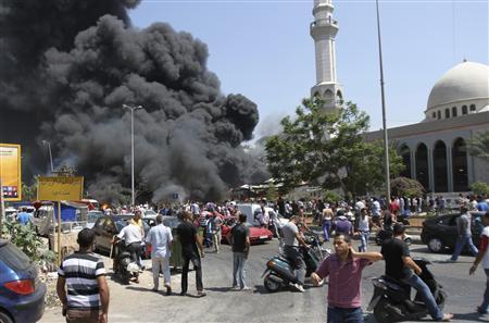 27 Orang Tewas dalam Ledakan Bom di 2 Masjid Sunni di Tripoli Libanon 