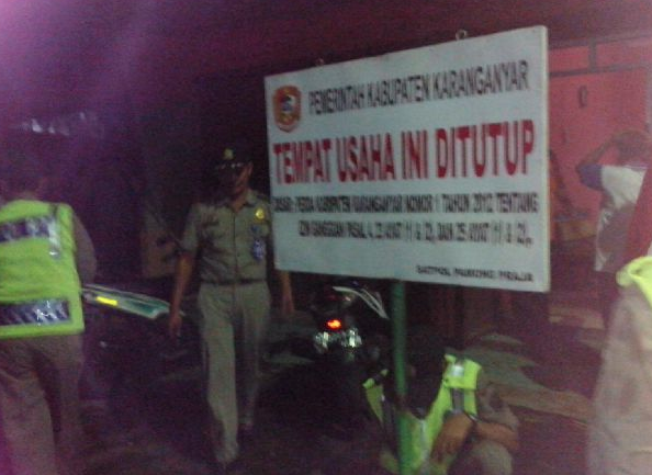 LUIS : Satpol PP Karanganyar Tutup Paksa Karaoke Safira