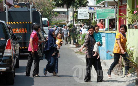 Zalim! Densus Tabrak Remaja SMU Saat Beli Es Teh Sebelum Ditangkap