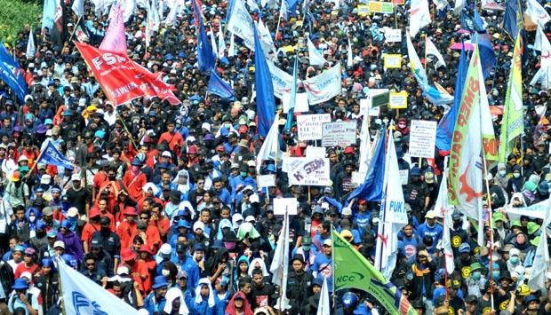 Nasib Kaum Buruh : Penderitaan Tak Pernah Berujung Dibawah Kaki Para Majikan