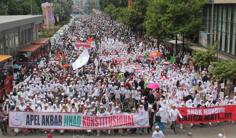 Allahu Akbar! 2000 Massa GMJ dan FPI Lakukan Aksi Unjuk Rasa Tolak Ahok 