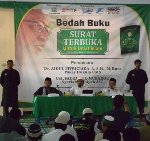 Bedah Buku Ustadz Abu: Mengamalkan Islam dalam Daulah Khilafah adalah Sunnah Nabi yang Harus Diikuti