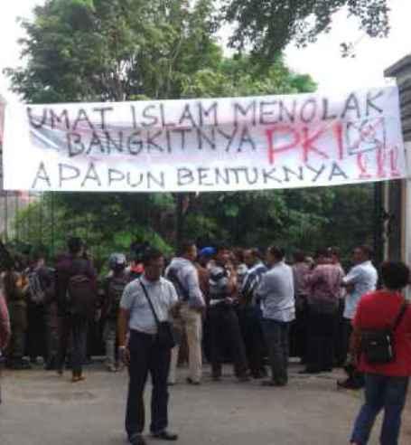 Ummat Islam dan Masyarakat Solo Tolak Kebangkitan Komunis Apapun Bentuknya!