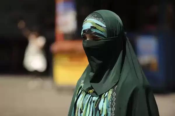 Astaghfirullah! China Melarang Muslimah Pakai Jubah di Xinjiang