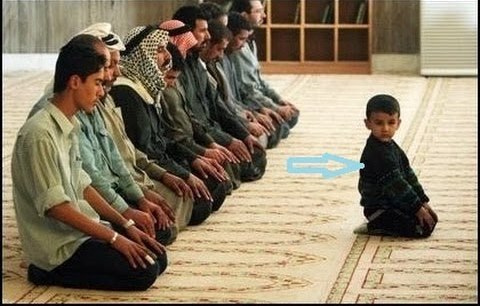Anak Belum Baligh Menjadi Imam Shalat