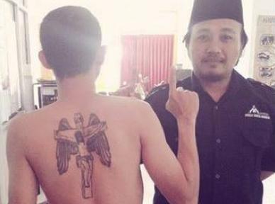 Albertus dan Kisah Bersyahadatnya Seorang Aktifis Gereja Bertato Salib