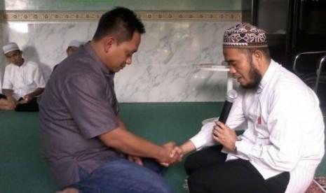 Jadi Pendeta 22 Tahun Petrus Masuk Islam, Gerejanya di Sulawesi Akan Dijadikan Masjid