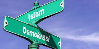 Demokrasi bukan Habitat Umat Islam