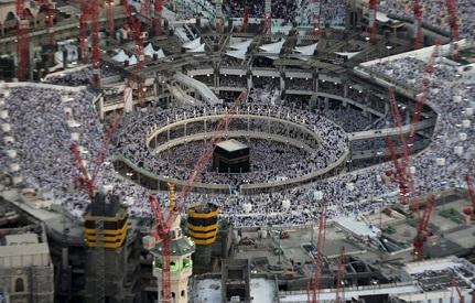 Ilmuan Terkemuka Arab Saudi: Angin Bekecepatan Tinggi Penyebab Jatuhnya Crane di Masjidil Haram