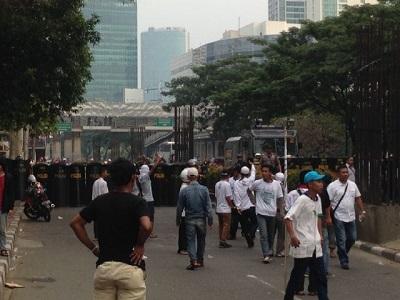 Ditemukan Benda Seperti Busur Saat Aksi di Depan KPK