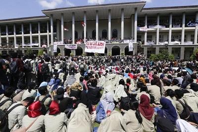 Iuran Kampus Negeri Mencekik, UGM Gelar Demo Besar-besaran