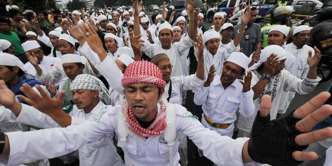 Ustadz Abdul Hakim Abdat: Berlebihan Menganggap Terduga Teroris sebagai Khawarij