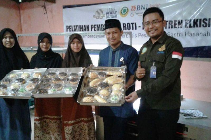 Santri Hasanah Mojokerto Ingin Punya Pabrik Roti