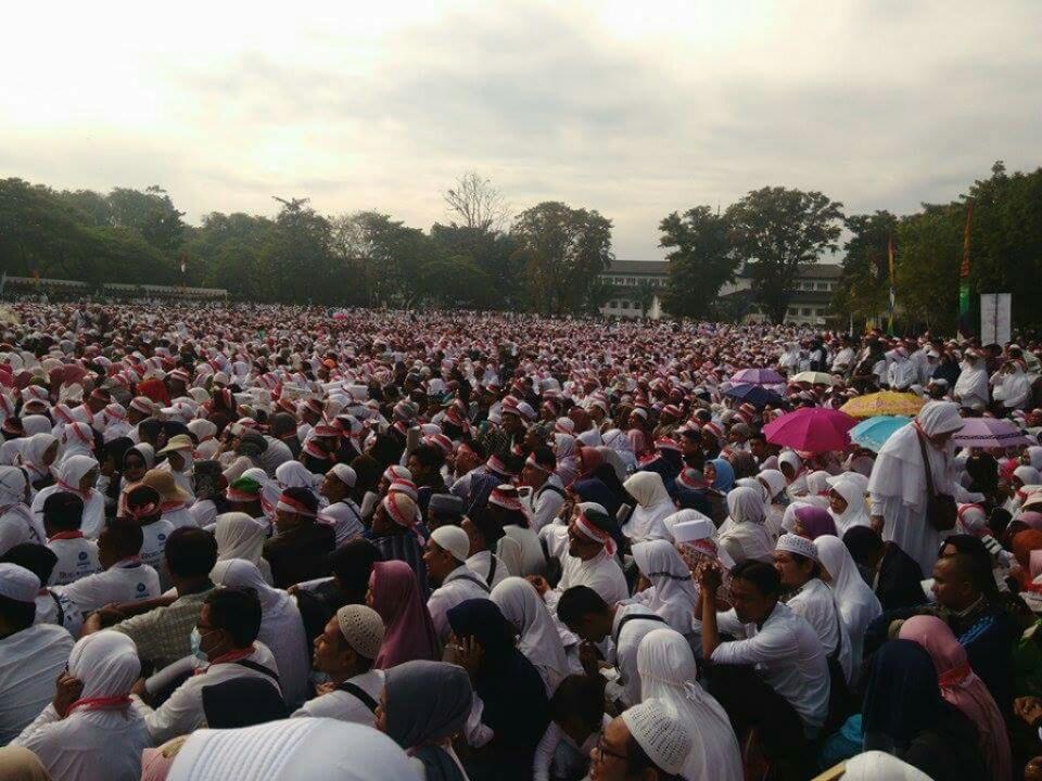 Bertepatan dengan Maulid Nabi, Ponpes DT Gelar Milad ke-26 di Lapangan Gasibu