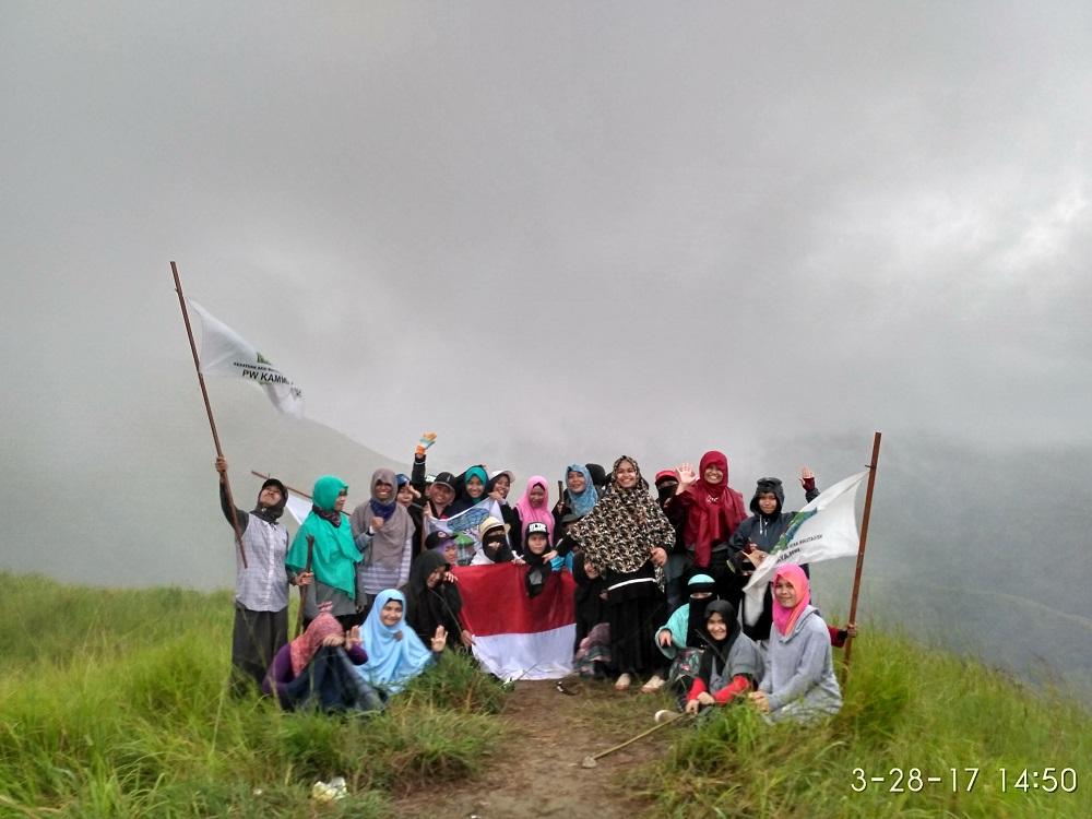 Pendakian Bukit Jalin Bersama Perempuan Tangguh KAMMI   