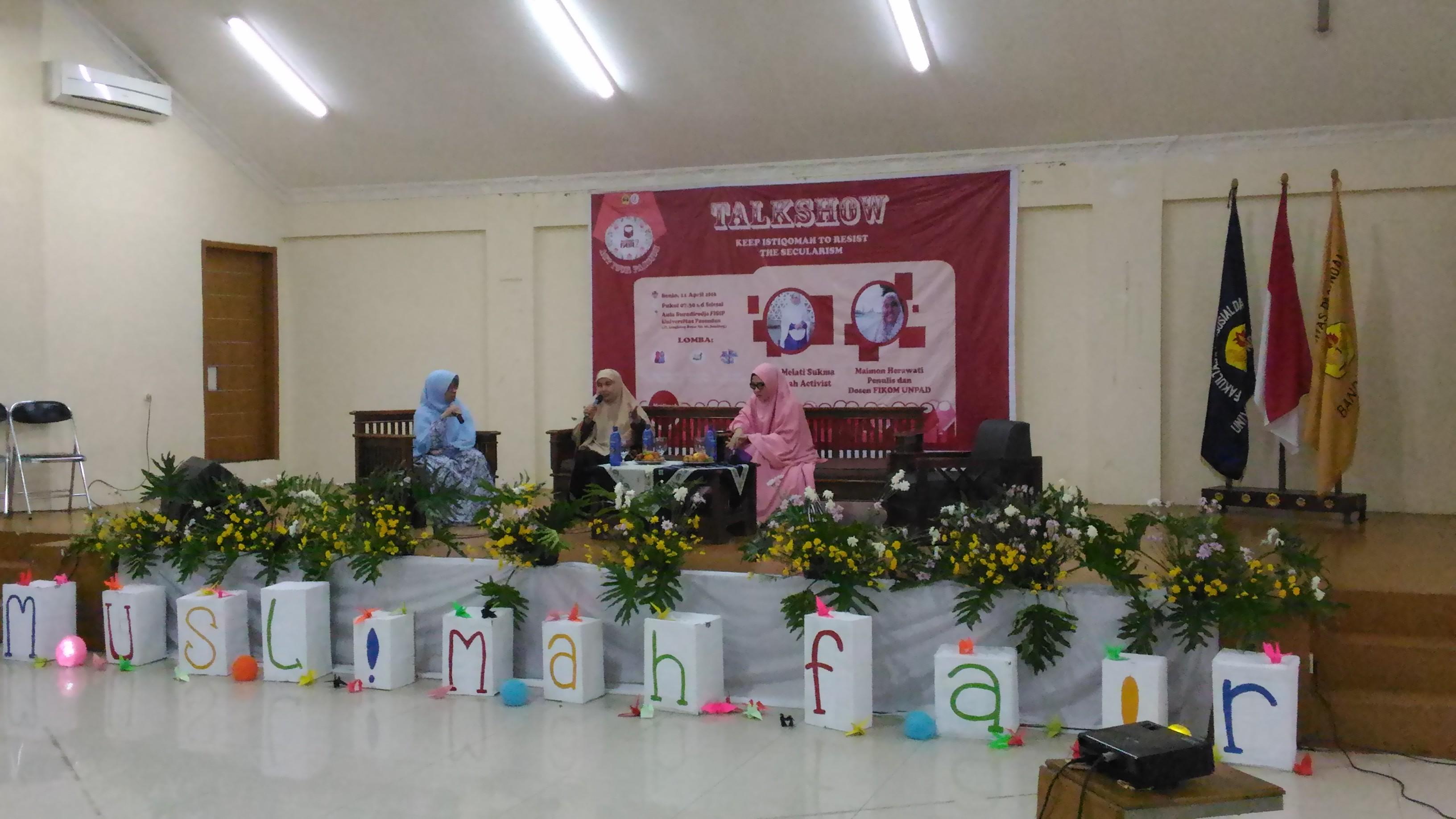 Adakan Muslimah Fair II, Keputrian Rumeli Hisari Bahas 'Keep Istiqomah to Resist the Secularism'