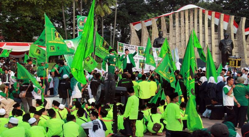 Tabligh Akbar Dilempar Bom Molotov, Djan Faridz Minta Polisi untuk Mengusutnya  