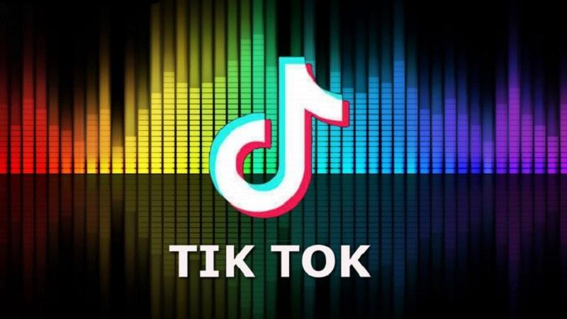 Generasi Tik Tok, Satu dari Seribu Jebakan Gadget