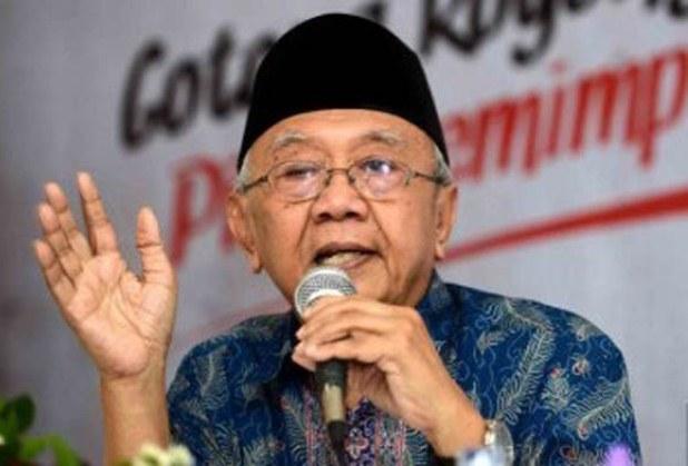 Gus Sholah: Jika Tak Ada Pesantren, Patriotisme Bangsa Hancur Berantakan