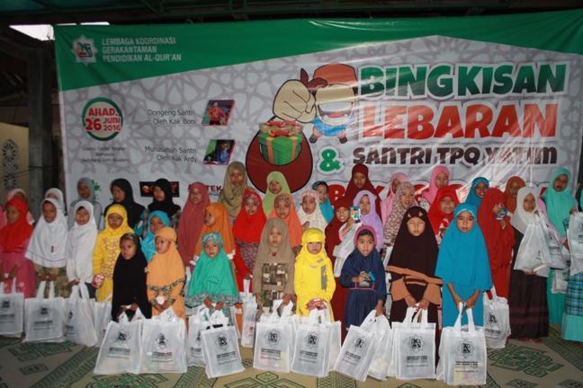 Alhamdulillah, 100 Santri Yatim TPQ di Solo Terima Bingkisan Lebaran