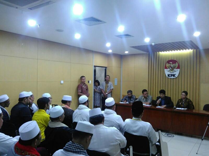 LPI dan GMJ Datangi KPK Serahkan Bukti Korupsi Gubernur Ahok