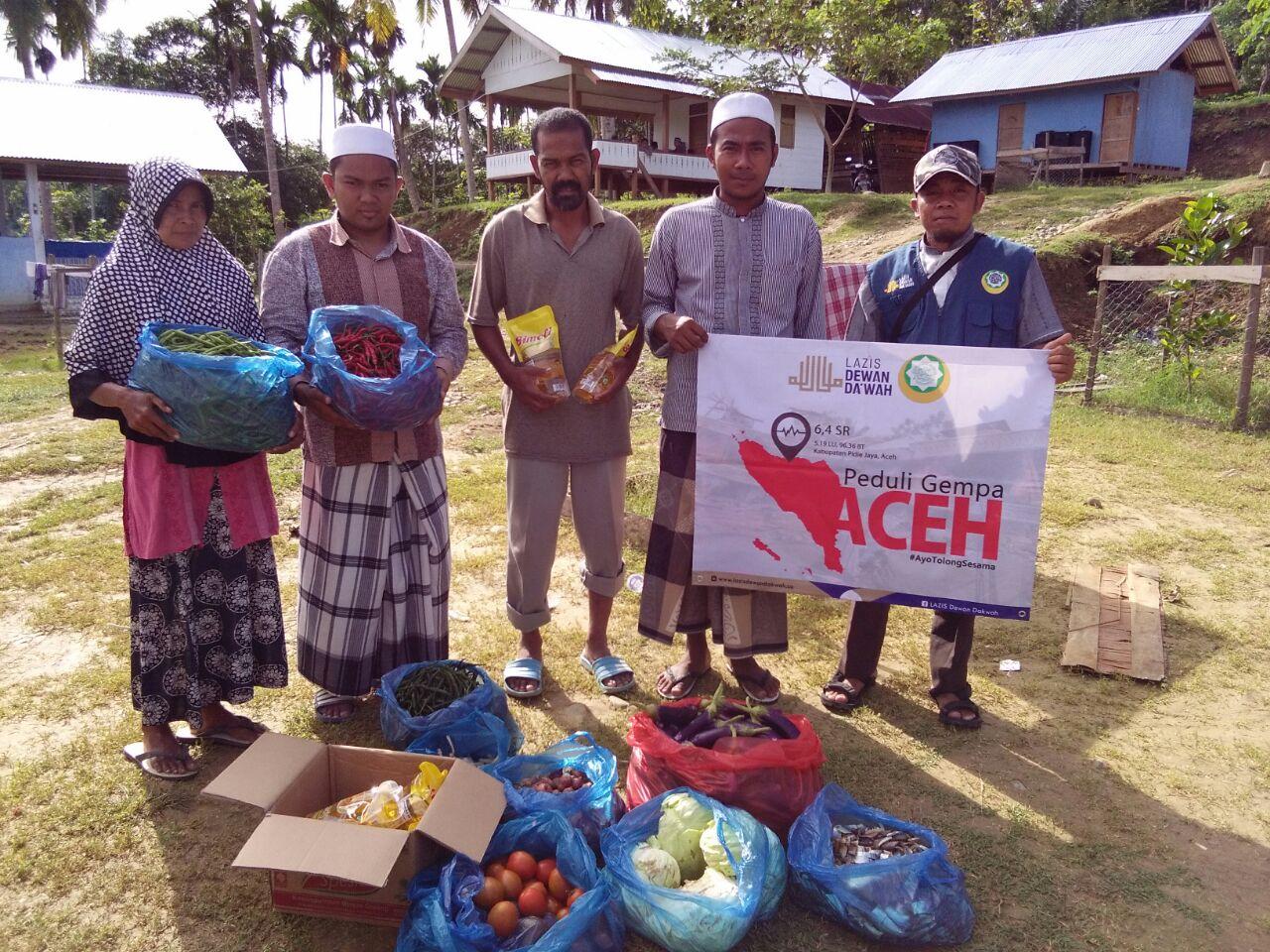 Posko Dewan Dakwah Borong Mentimun Warga untuk Dapur Umum