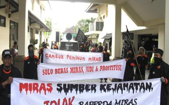 Raperda Miras Punya Siapa, Kok Ditolak Sana-sini ?