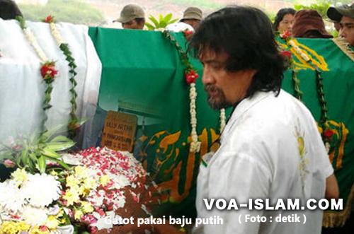 Setahun Lebih Setelah Masuk Islam, Ully Artha Meninggal Dunia