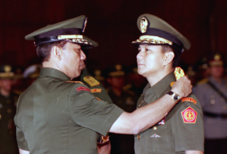 Melawan Lupa (8): ABRI Merah, Goenawan Mohamad & Wiranto Kunci Kerusuhan 1998