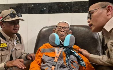 Allahu Akbar, Jemaah Haji Tertua Indonesia Berusia 103 Tahun Tiba di Tanah Suci