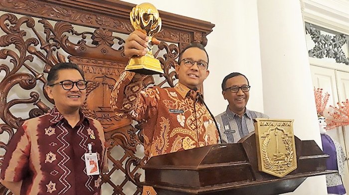 Dihajar ''Buzzer Bayaran'', Anies Banjir Dukungan