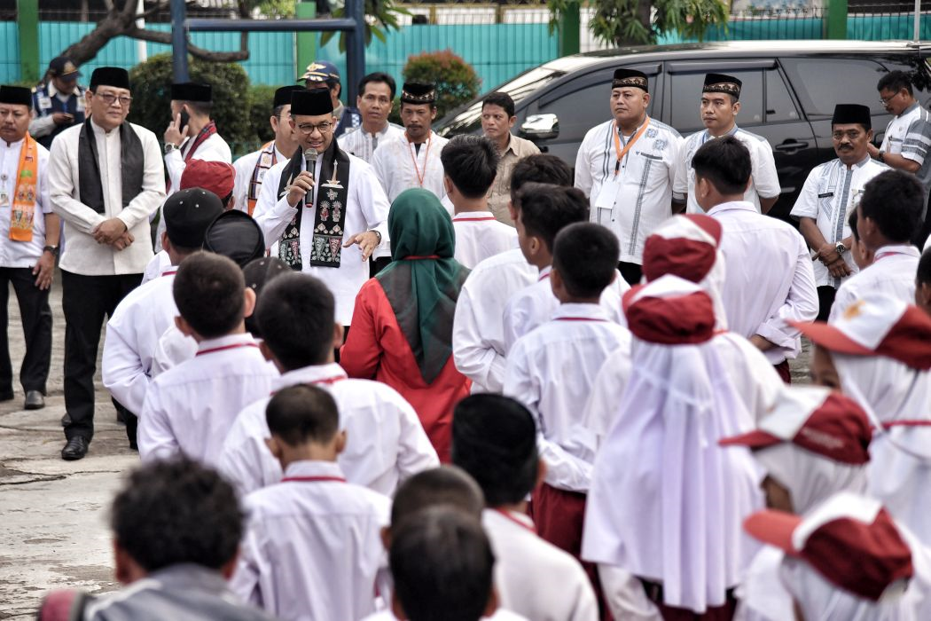 Gubernur Anies Tinjau Pelaksanaan USBN