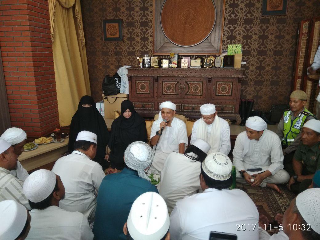 Ustadz Arifin Ilham Bersyukur, Islam Difitnah Mualaf Tetap Bertambah