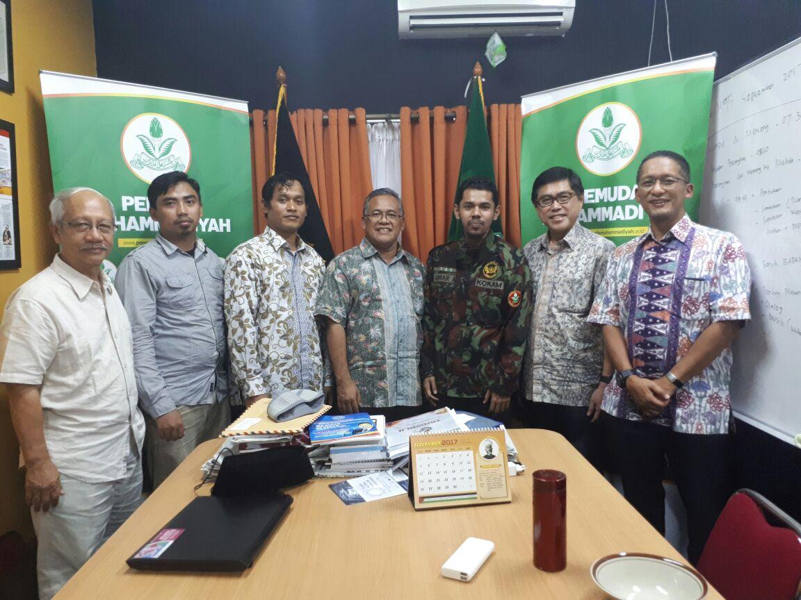 Pemuda Muhammadiyah Ajak Kanisius Layani Warung Dhuafa