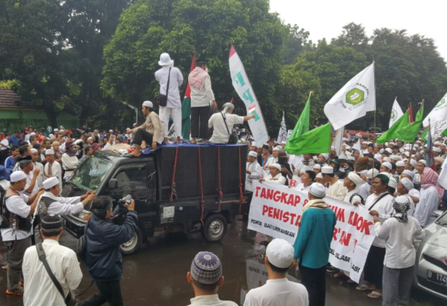 Foto: Aksi Bela Islam Kota Bekasi Desak Polisi Tangkap dan Penjarakan Ahok
