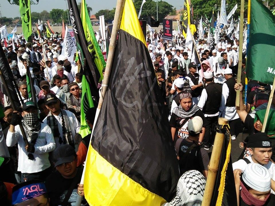 Benarkah Islam Membolehkan Menumpahkan Darah Para Demonstran? 