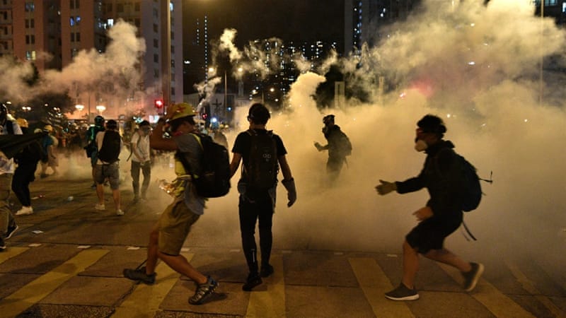 Demonstran di Hong Kong Kepung Kantor Polisi