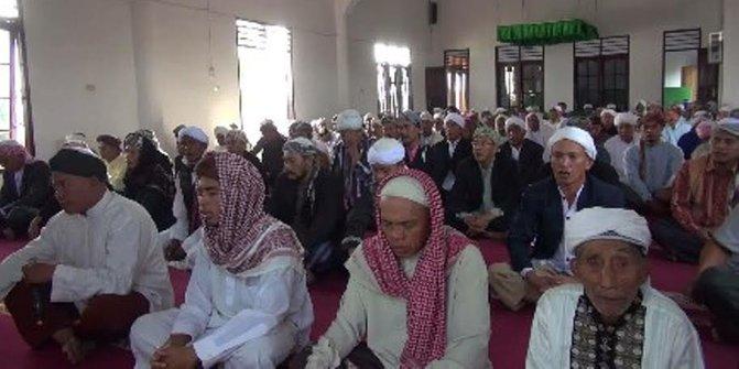 Jamaah Tarekat Naqsabandiyah Padang Berlebaran Hari Ini