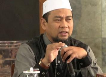 Dicekal di Hongkong, Ini Penjelasan 'Ustadz Akhir Zaman' Zulkifli M. Ali