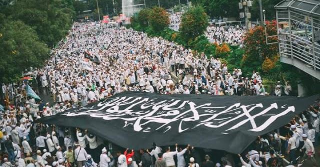 Panitia Siapkan Pengibaran 1 Juta Bendera Tauhid di Acara Reuni 212