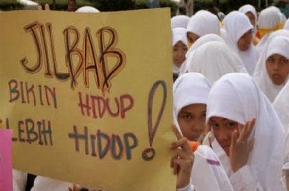 Larangan Penggunaan Kerudung, Bukti Sekularisme dan Pelecehan Terhadap Islam 